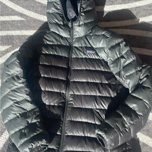 Patagonia down Dark Gray Puffer with hood. Two tone & reversible. Size 16/18 boy